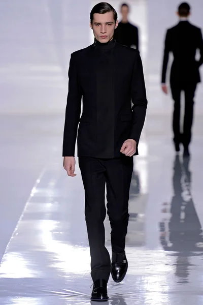 Look 7